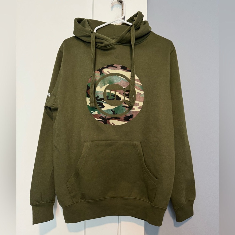 Chicago Cubs Olive Green Hoodie with Camo Logo Size S